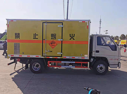 南岗爆破器材运输车工人安全操作规范与智能技术保障
